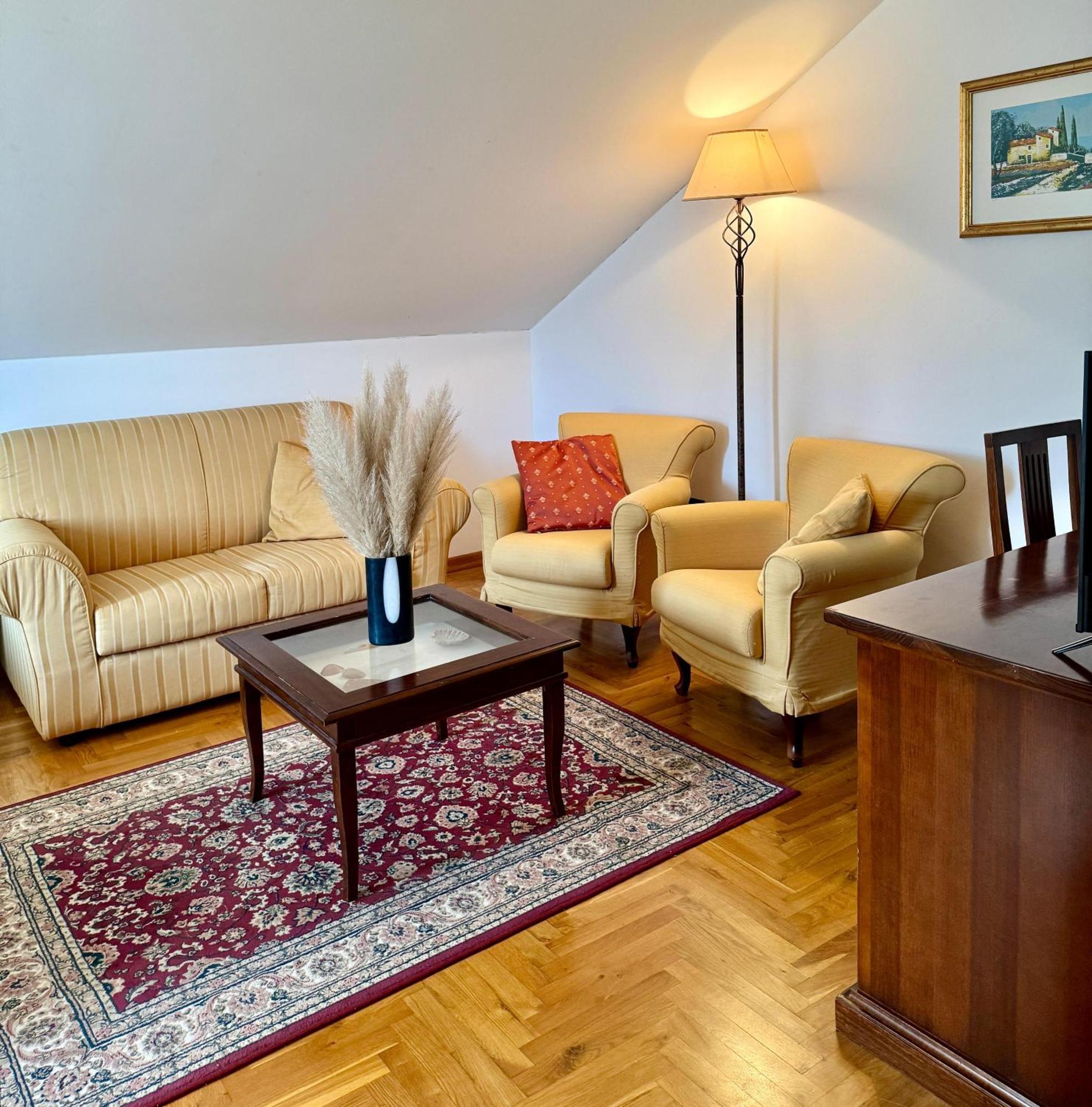 Villa Rava Hotel & Restaurant Экстерьер фото